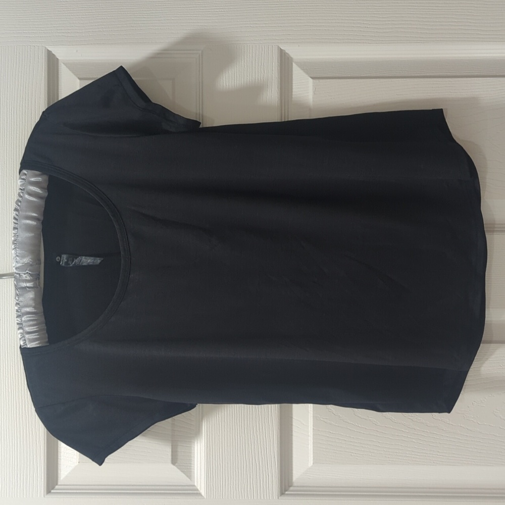 Black 90 Degrees Relaxed Fit Top Size Medium